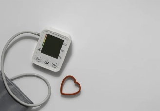 терапевт на дому, контроль давления